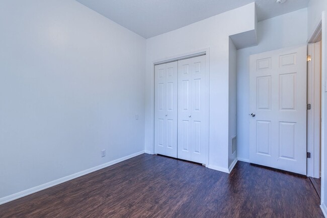 Building Photo - 707 Brownsville Rd Unit Upstairs Rear