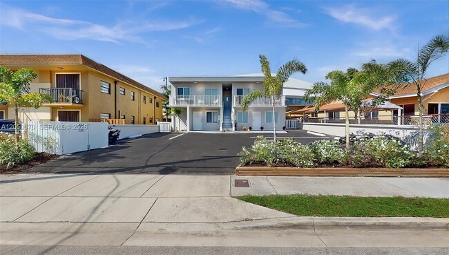 Building Photo - 426 NW 13th Ave Unit 2