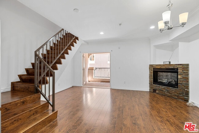 Photo - 5633 Carlton Way Unit 203