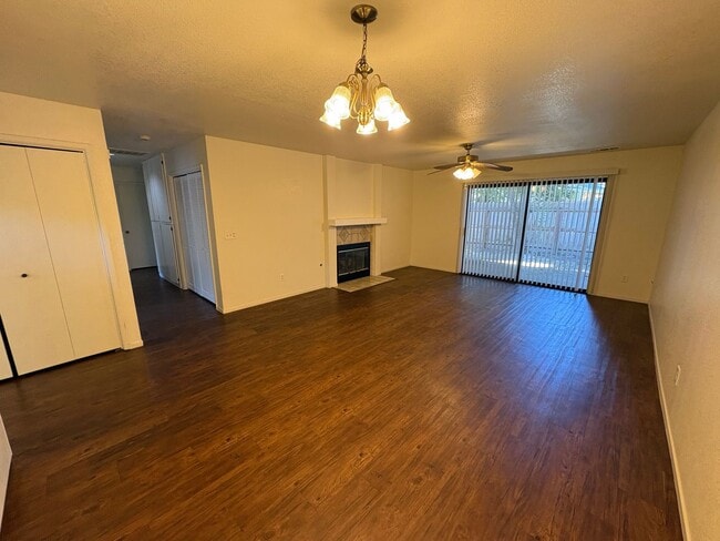 Photo - NW Condo Near Shopping Center Available Now!