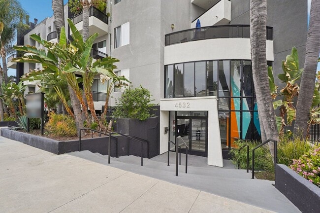 Building Photo - 4532 Murietta Ave