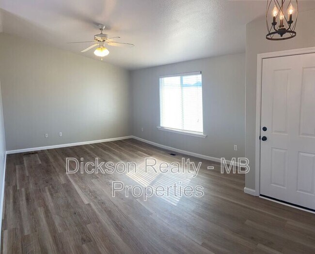 Photo - 162 Prairie Ln