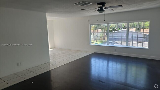Building Photo - 5300 NW 18th Ct Unit 4I Rental