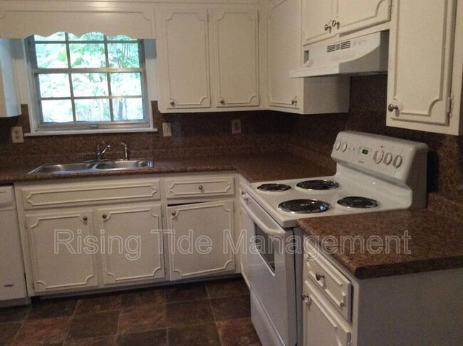 Photo - 122 Hillside Rd