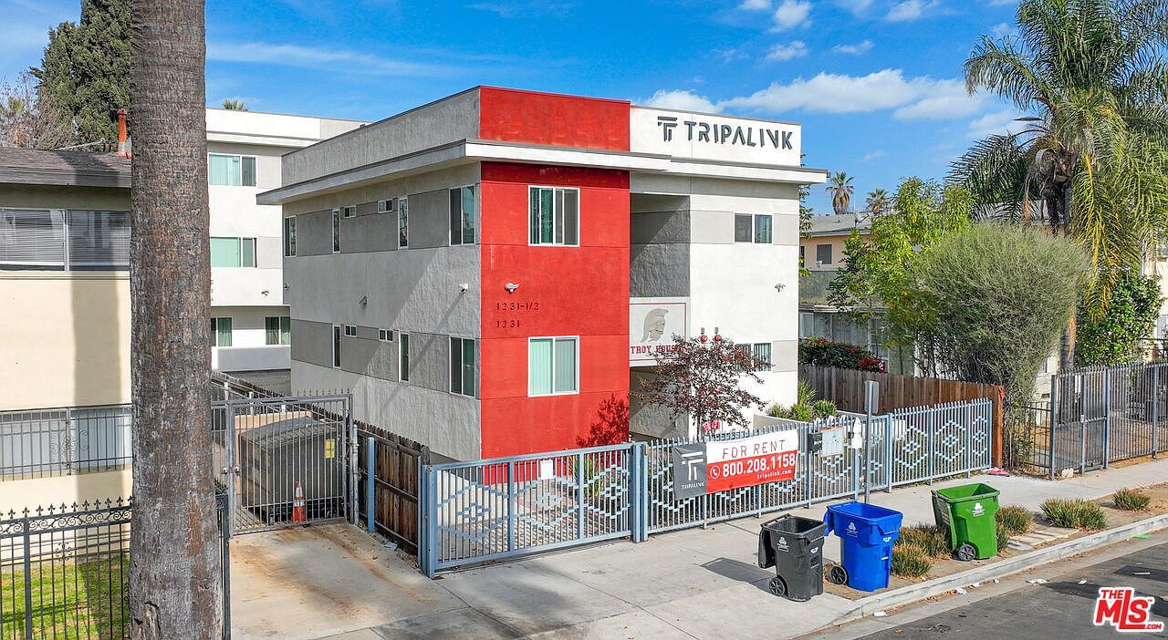 Photo - 1231 1/2 W 36th Pl Unit 1231.5