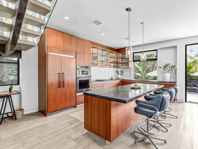 Photo - 1724 N Sierra Bonita Ave