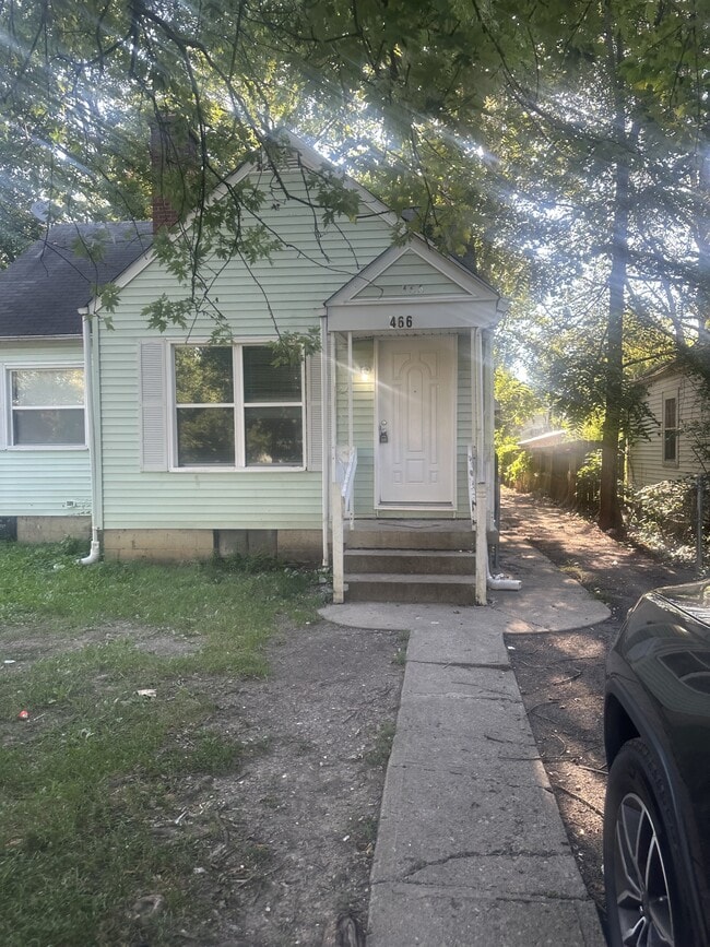 Building Photo - 466 S Weyant Ave Rental