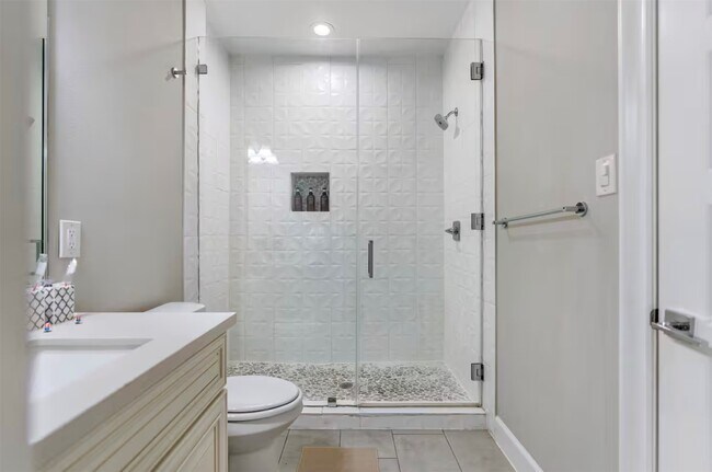 Photo - 1719 Blodgett St