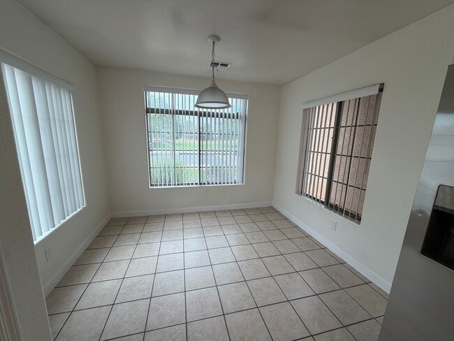 Photo - 12710 W Ash St