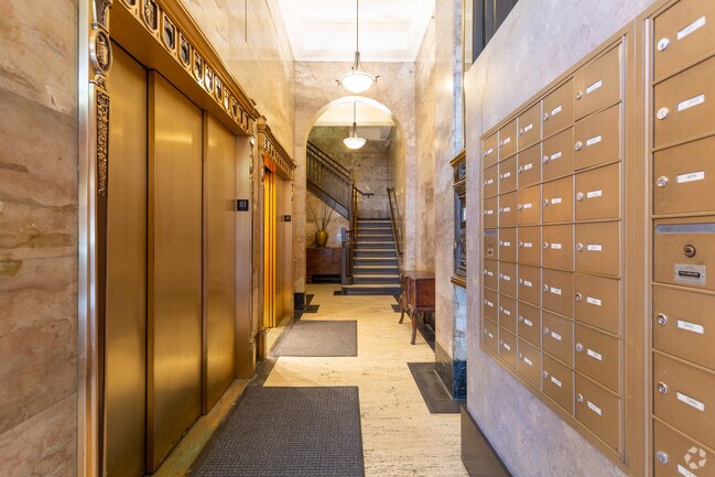 Photo - CenterPointe Apartments