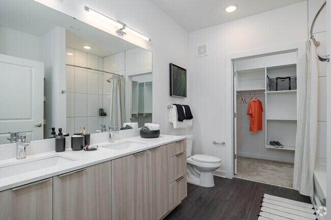 2BR, 2BA - 1,168SF - Primary Bathroom - Solis Dresden Village