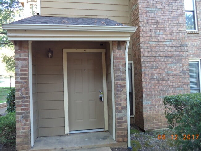 Building Photo - 2 Story Condo