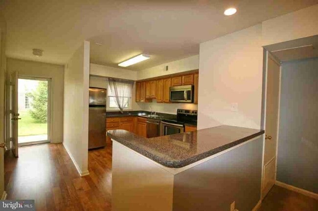 38 Barclay Ct