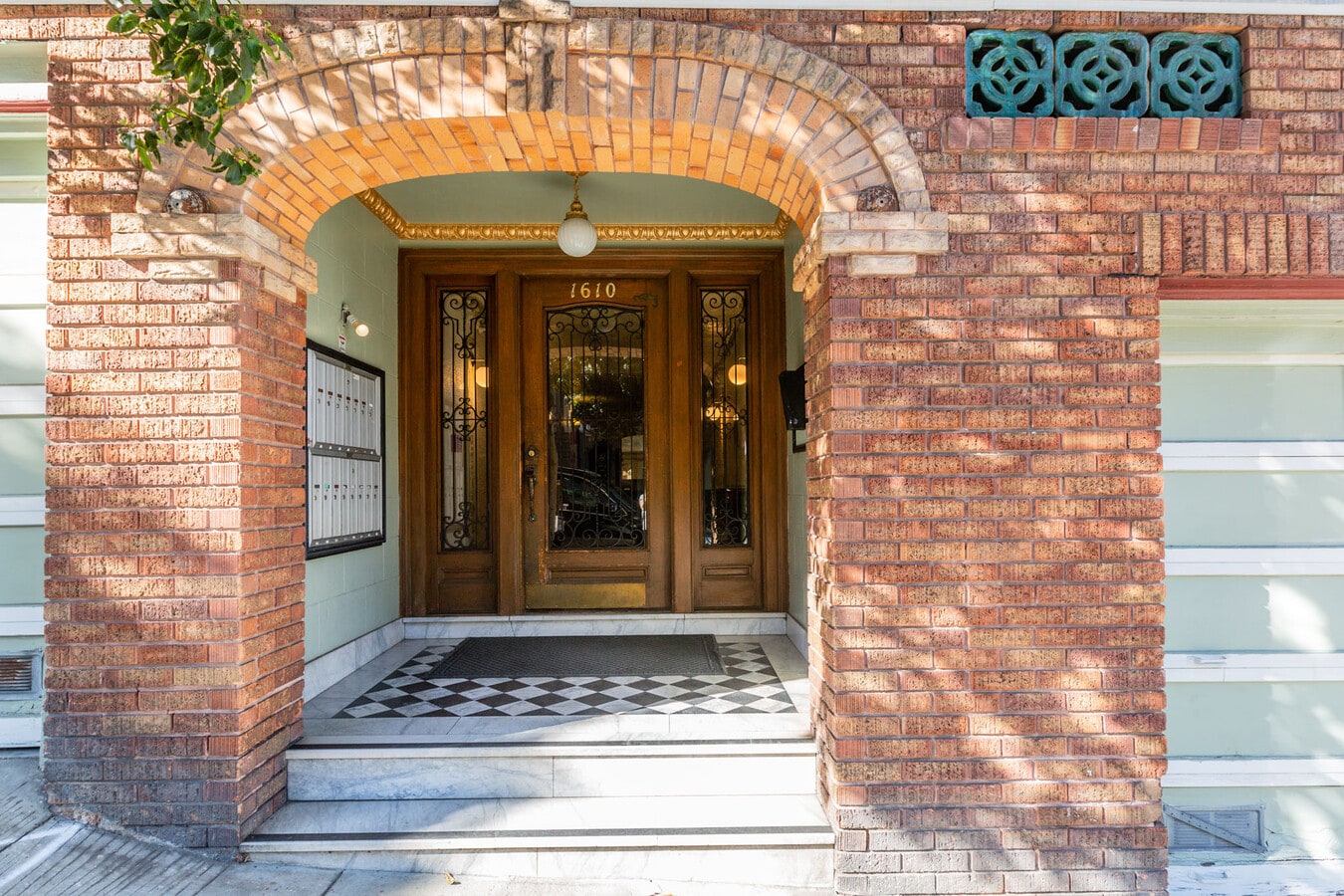 1610 Golden Gate - 1610 Golden Gate