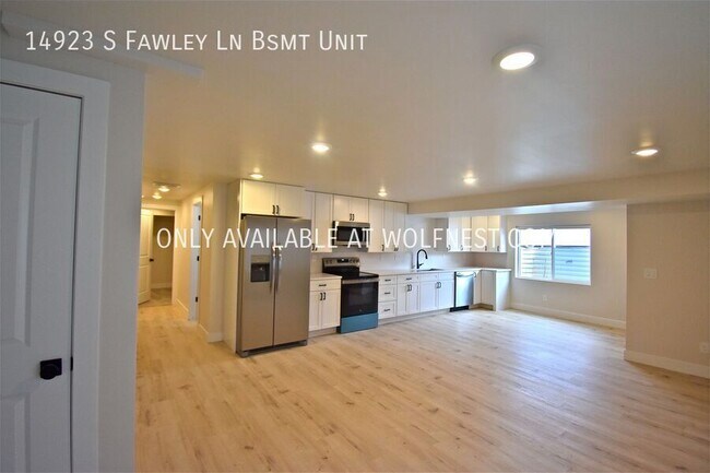 Photo - Amazing 2 Bed Herriman BSMT Unit! No Depos...