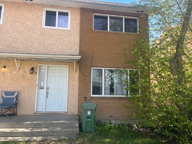 Photo - 4807-453A 53a St