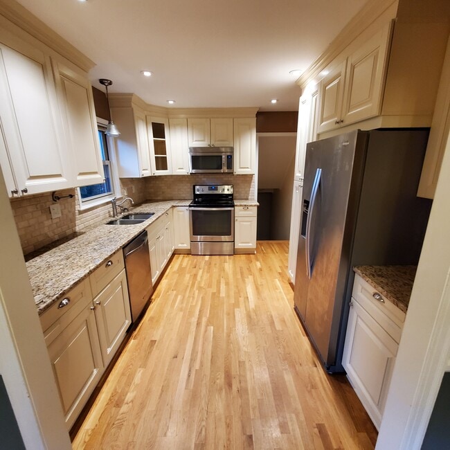 Photo - 628 Reynolds Dr