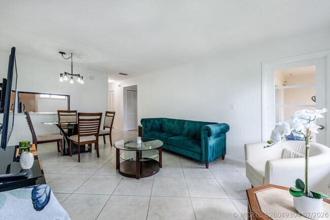 Photo - 2615 Garden Dr N Unit 307