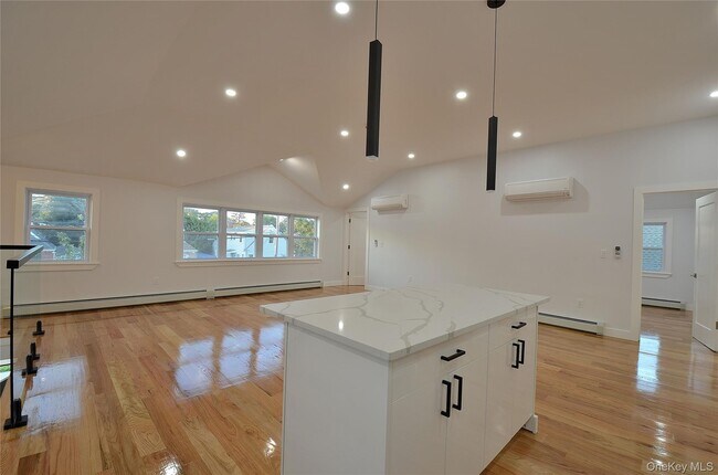 Photo - 219-42 112th Rd Apartamento