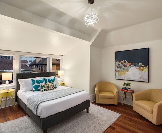 Photo - Quiet Corner of Capitol Hill in a Classic, Beautiful Home Unidad F361