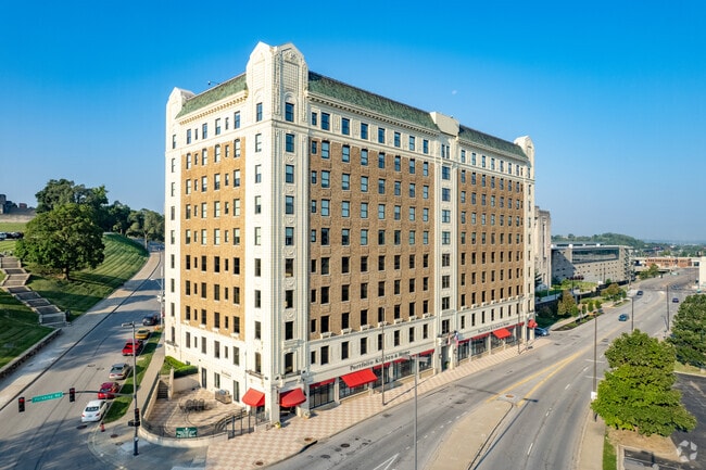 Building Photo - Pershing Lofts