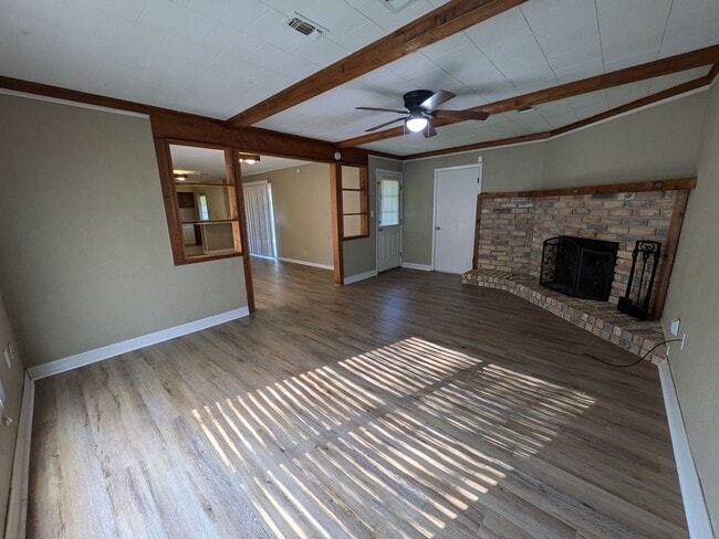 Photo - 660 Enfield Ln