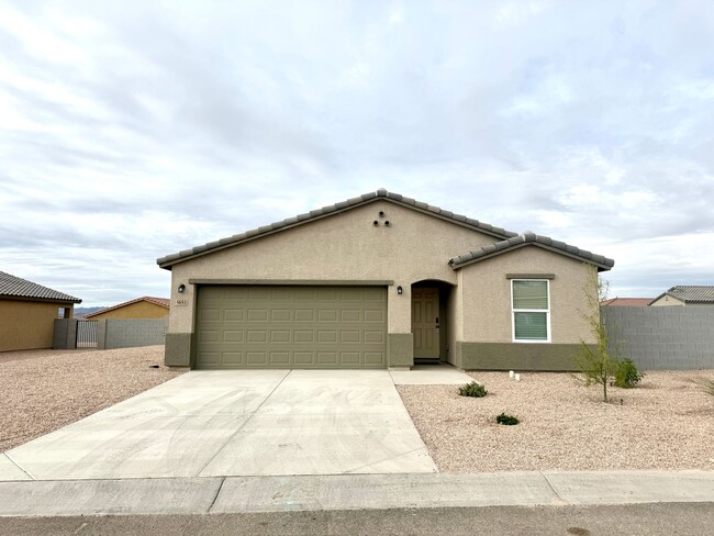 Beautiful 2024 Built 3 Bedroom Home on Cor... - Beautiful 2024 Built 3 Bedroom Home on Cor...