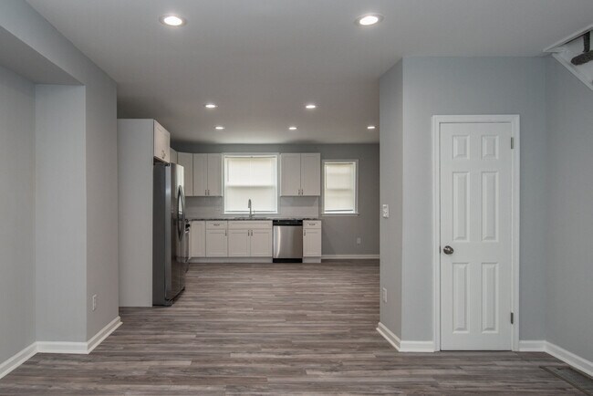 Photo - 1757 Brill St