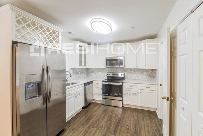 Photo - 211 Coral Cir