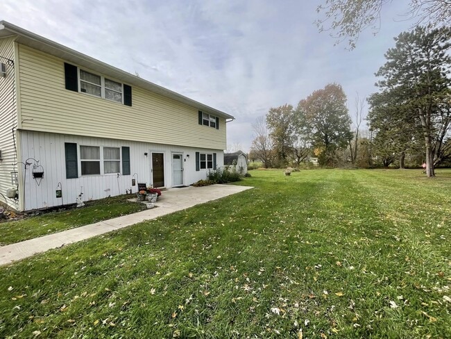 Building Photo - 6465 Frazeysburg Rd