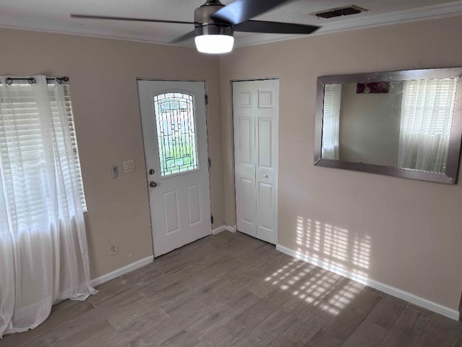 Photo - 4208 W La Salle St