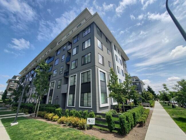 Building Photo - 15825 85 Av Unit 601