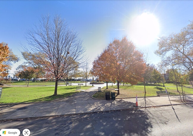 front view - 471 Palisade Ave Unit loft 1