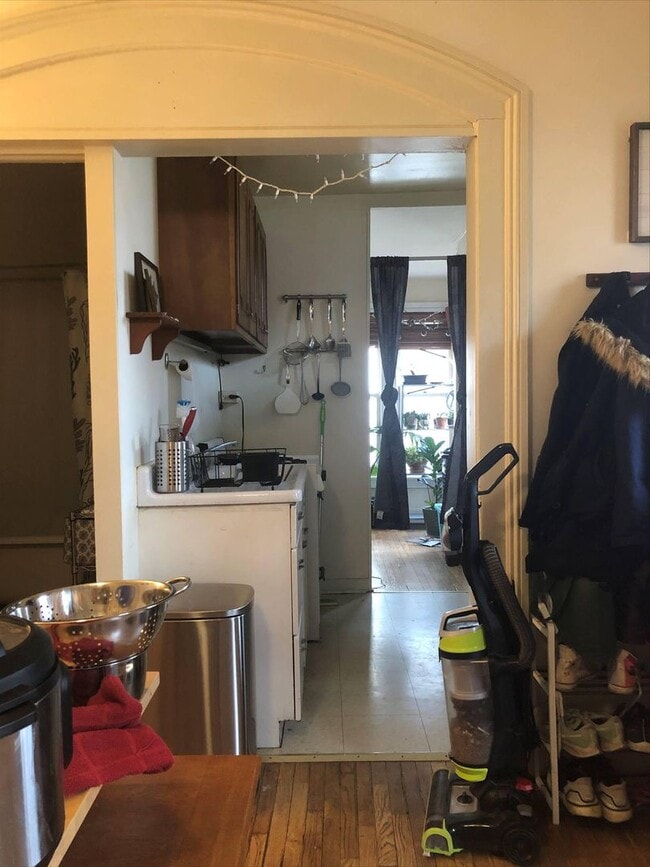 Photo - 703 W High St