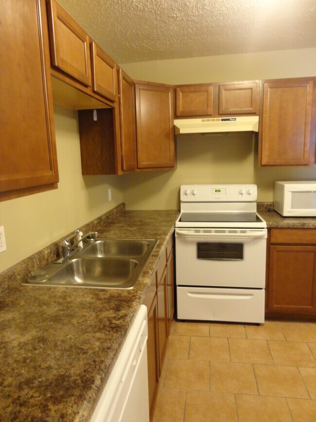 Photo - 98 E Mulberry St