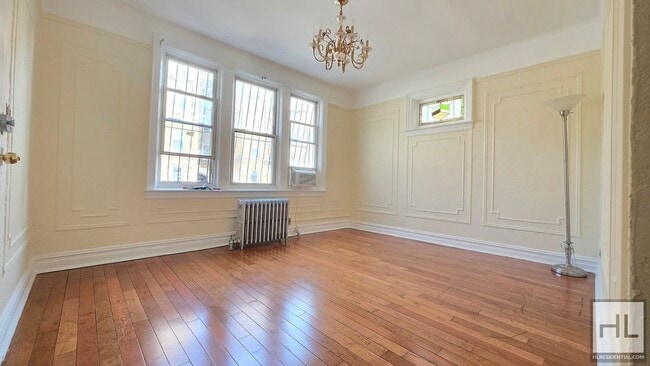 Building Photo - 28 STREET