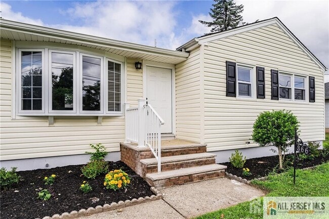 Photo - 366 Mulier Ave