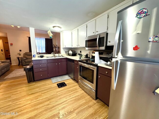 Photo - 48 Wake Robin Rd