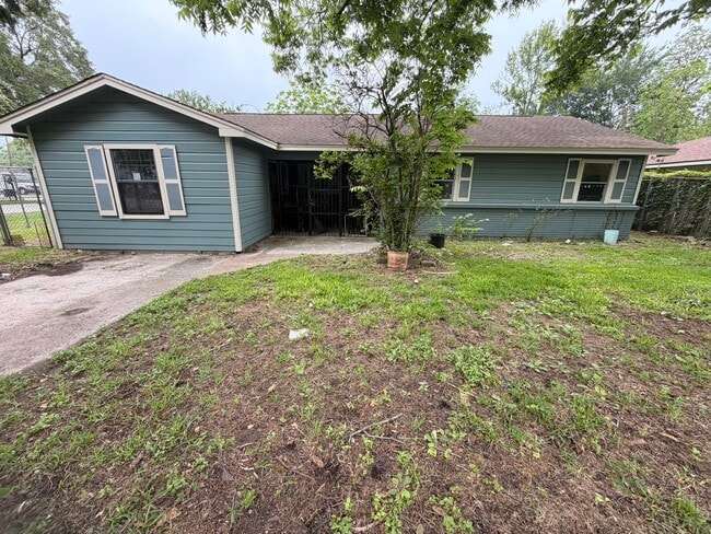Photo - 222 E John Alber Rd