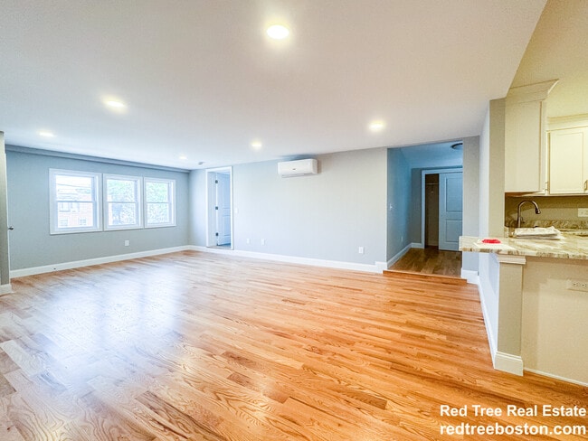 Building Photo - 58 Chestnut St Rental
