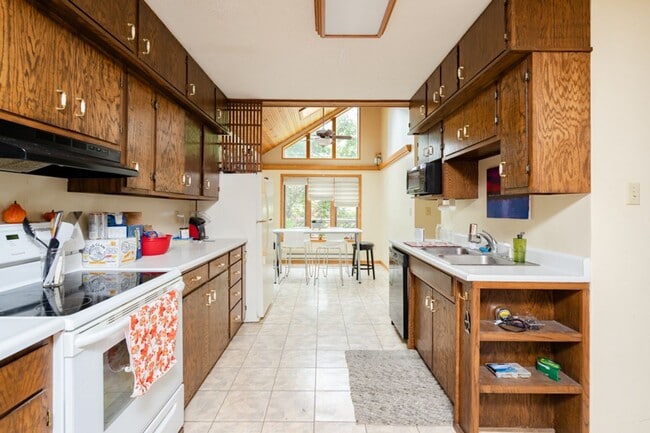 Photo - 410 W 22nd St