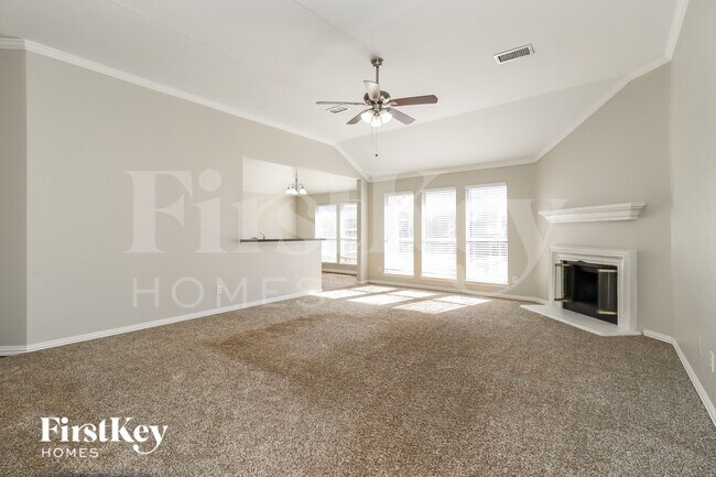 Photo - 614 Jamie Ln