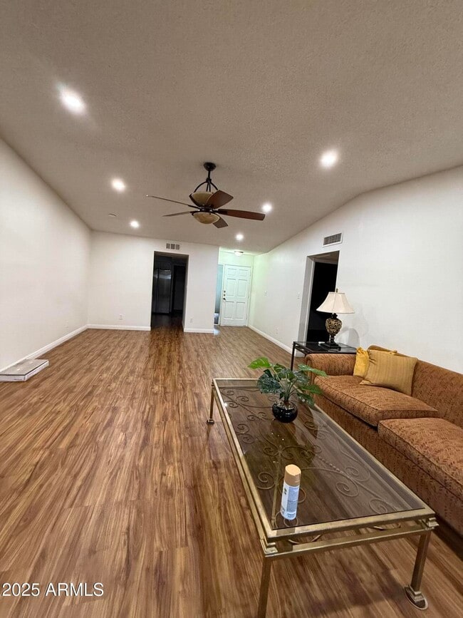 Photo - 3033 N 37th St