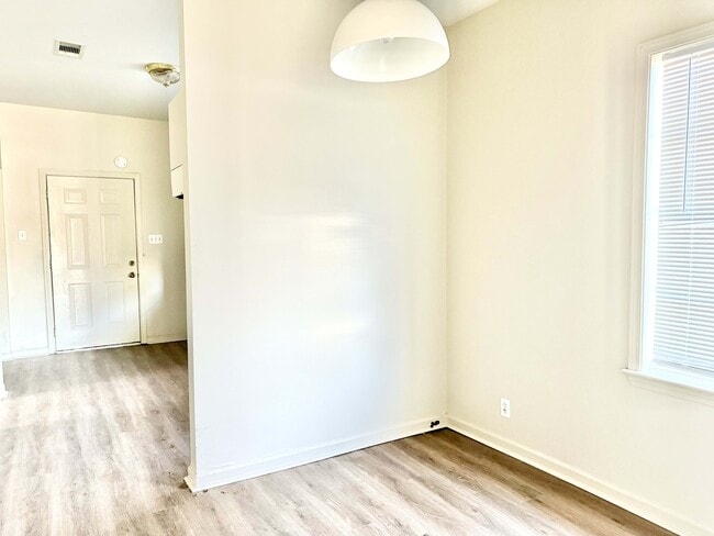 Photo - 1606 Myrtle Walk St