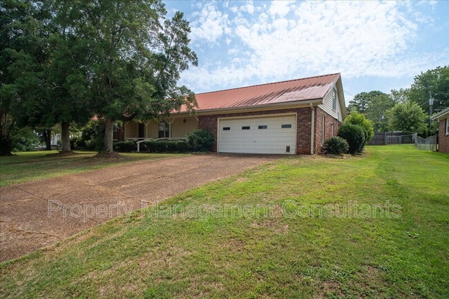Photo - 2524 Chickasaw Dr