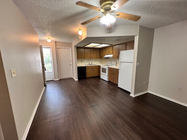 Photo - 4330 Tartan Ave