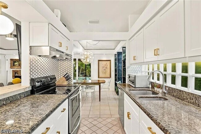 Photo - 792 108th Ave N