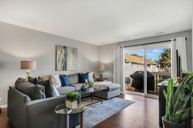 Photo - 215 Coventry Cir Unit 215