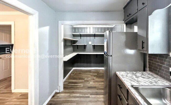 Photo - 913 Meadowbrook Dr