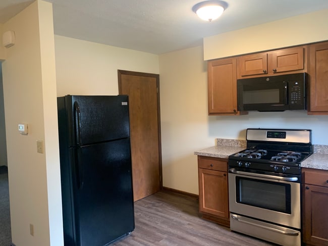 Photo - 7430 Ridge Rd